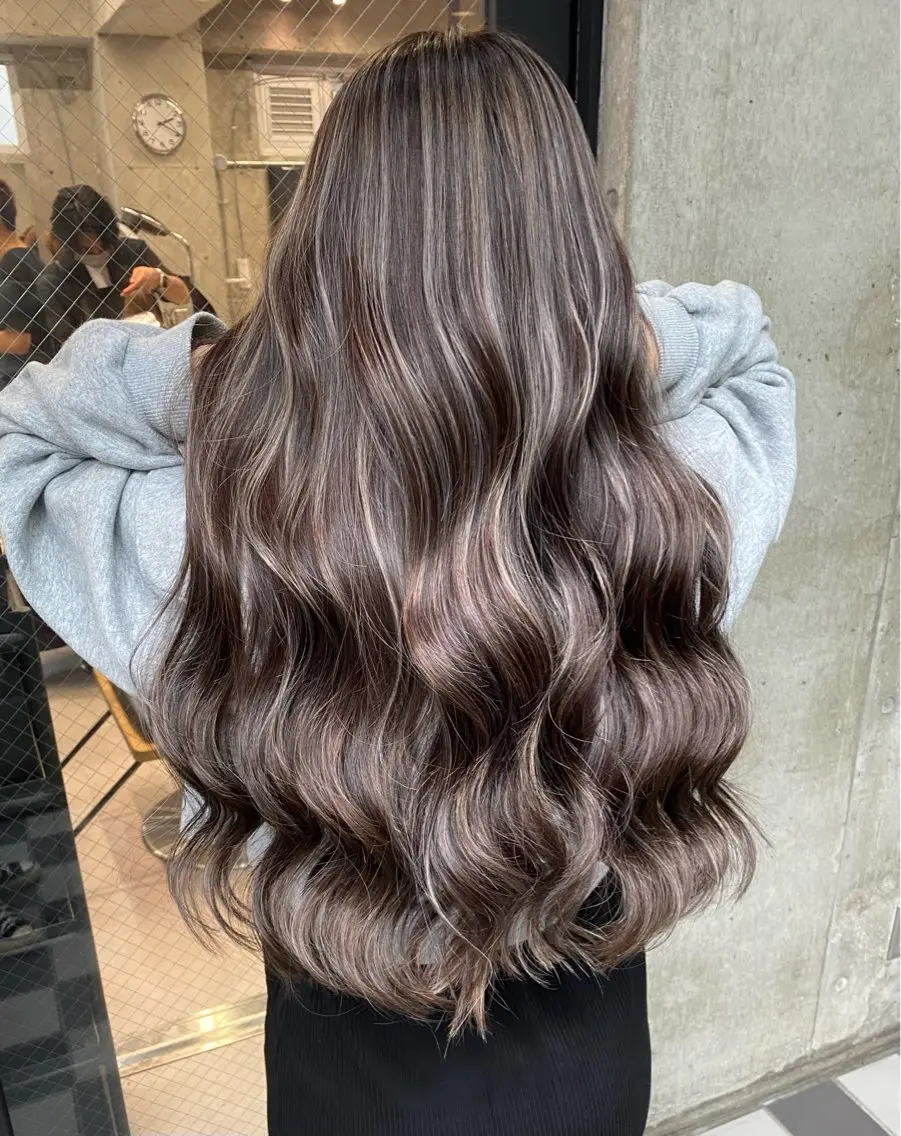 カラー KAEDE🌺Wカ ラー/ホワイトカラーのヘアスタイル
