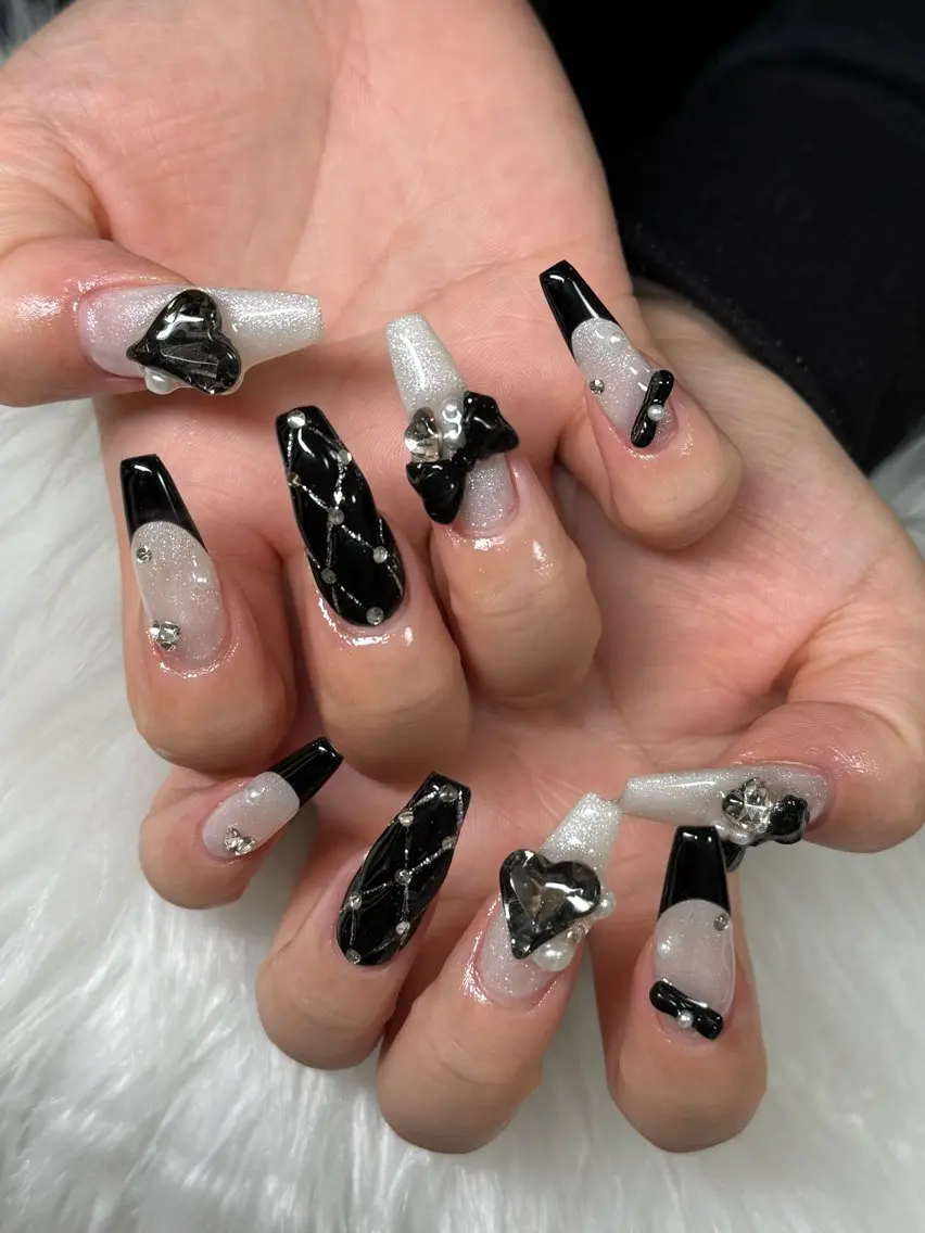 ネイル オーロラネイル フレンチネイル ジェルネイル ハロウィン キラキラネイル H.baby Nail Salonのネイルデザイン