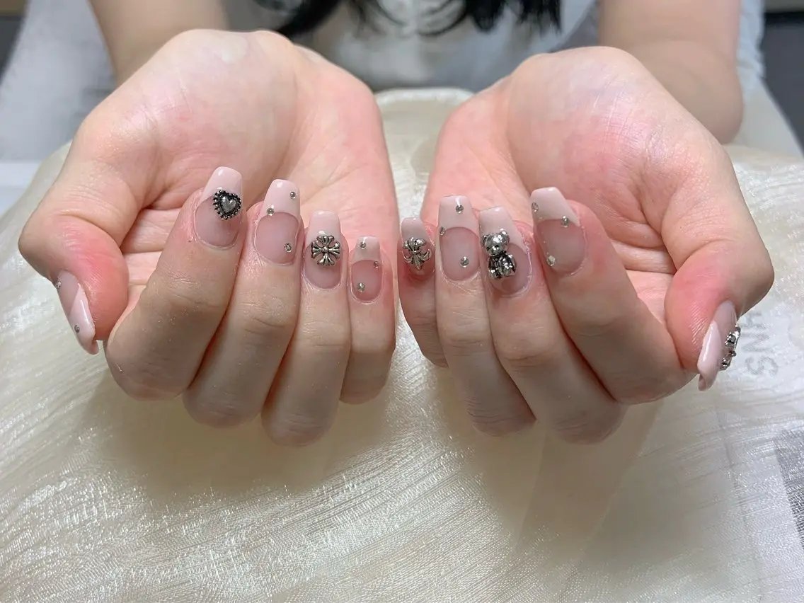 ネイル チークネイル フレンチネイル 韓国ネイル マグネットネイル マグネットフレンチ Nail Jolieのネイルデザイン