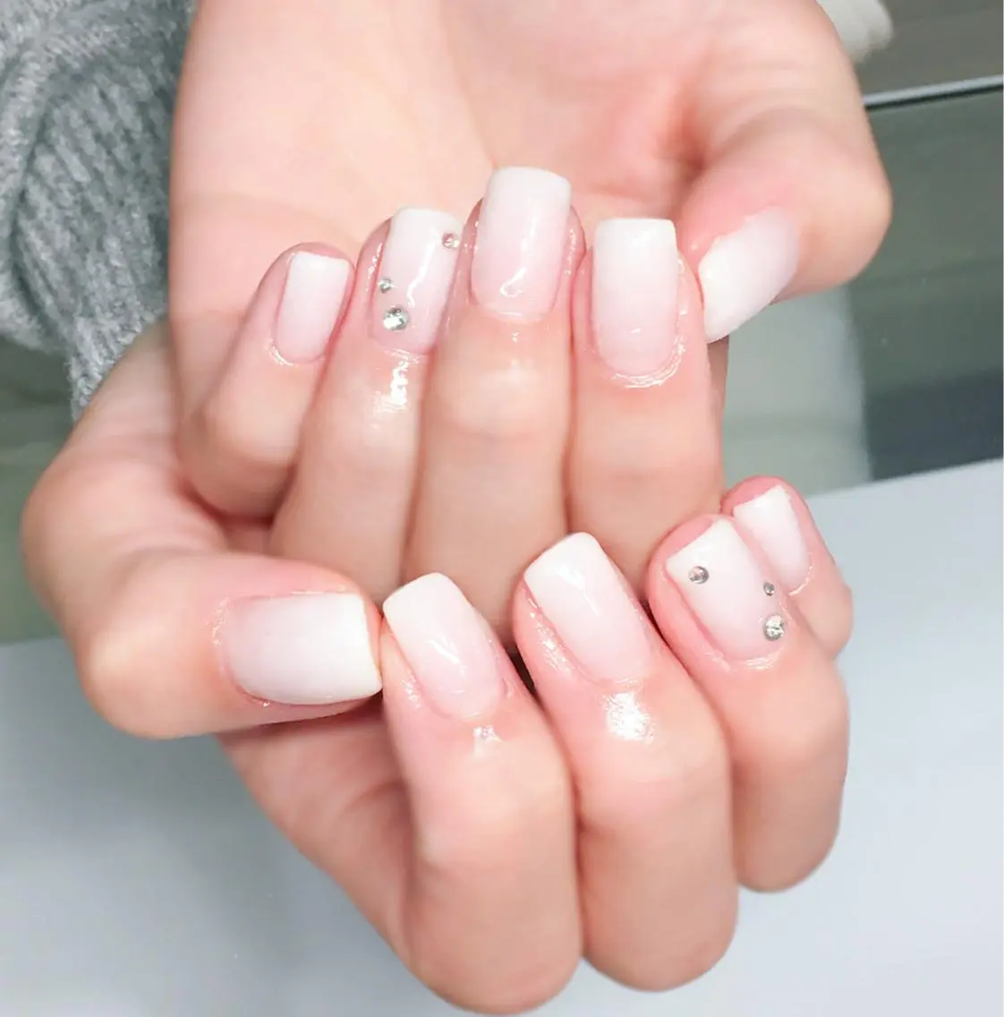 ネイル ジェルネイル グラデーション ワンホンネイル 冬ネイル Nyanco Nailのネイルデザイン