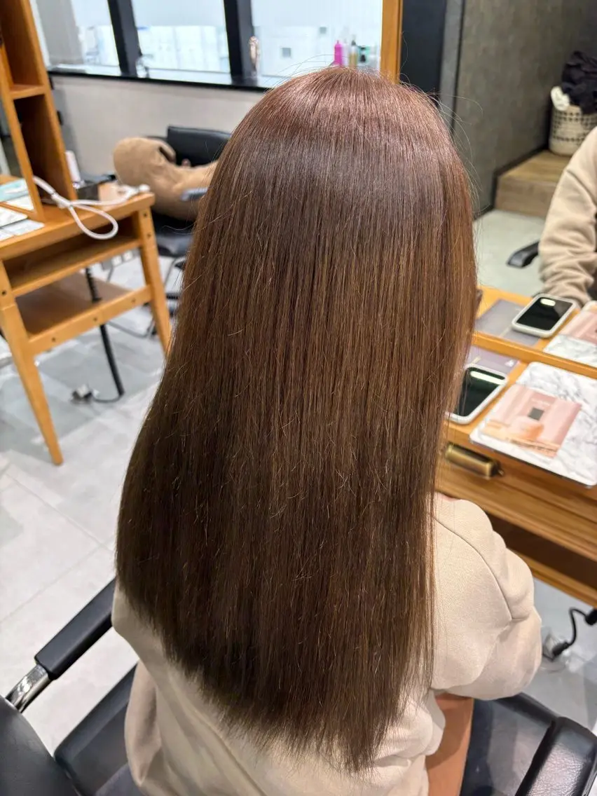セミロング 髪質改善 縮毛矯正 トリートメント 酸熱トリートメント ヘアカラー カラーモデル募集 🤍momoha🤍のヘアスタイル