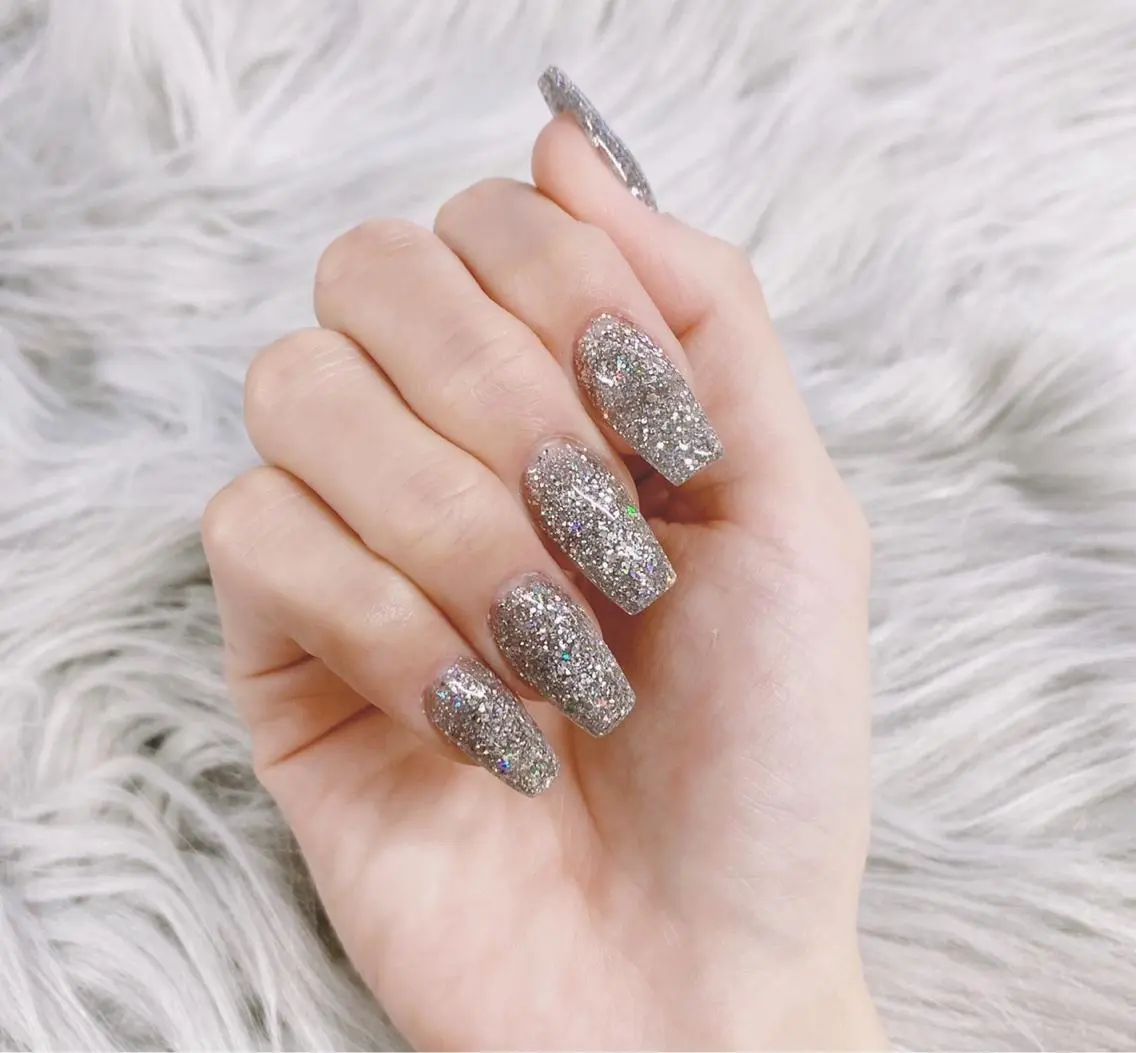 ロング ネイル Y. Sのネイルデザイン