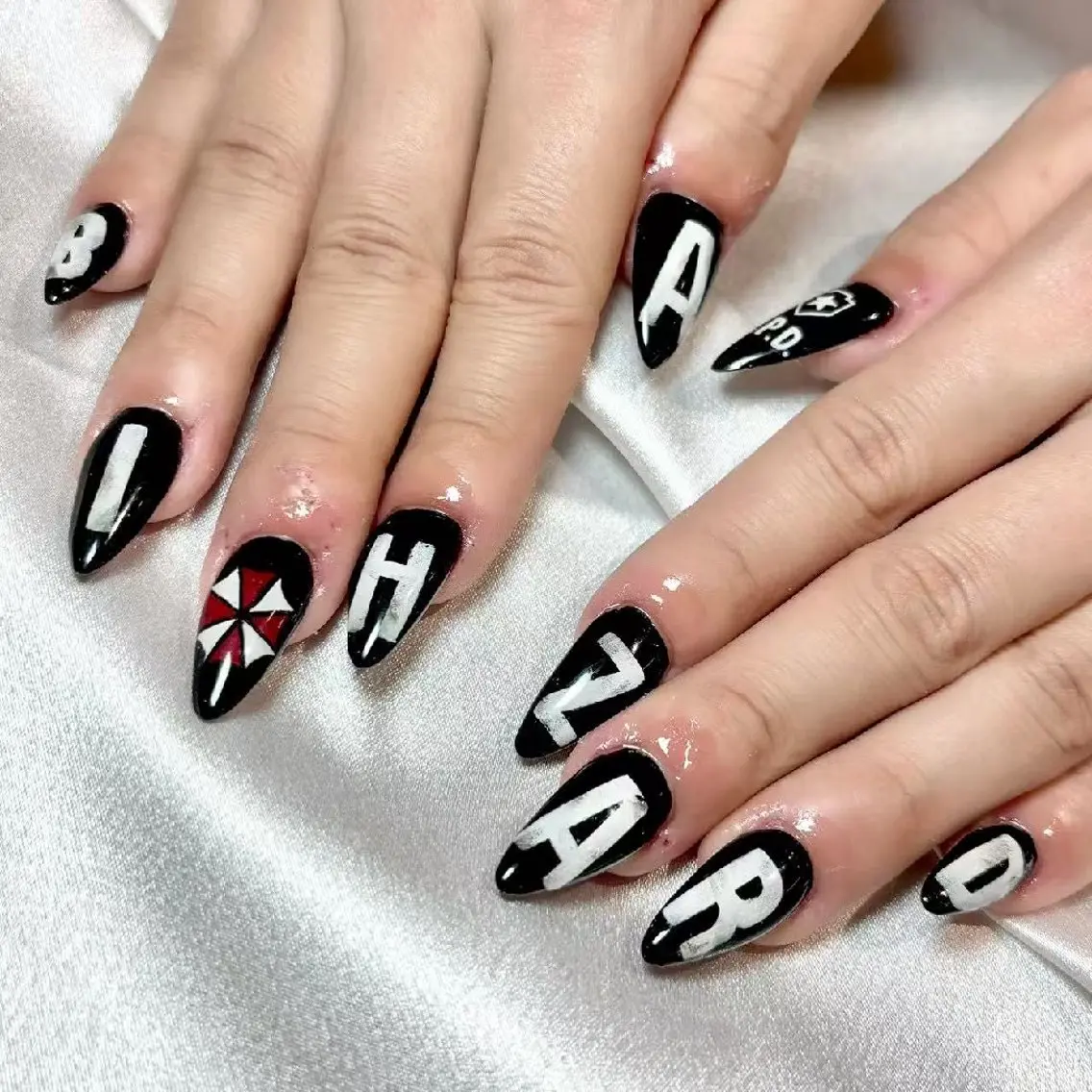ネイル ハンドネイル io nail  心斎橋⚜️半額セールのネイルデザイン