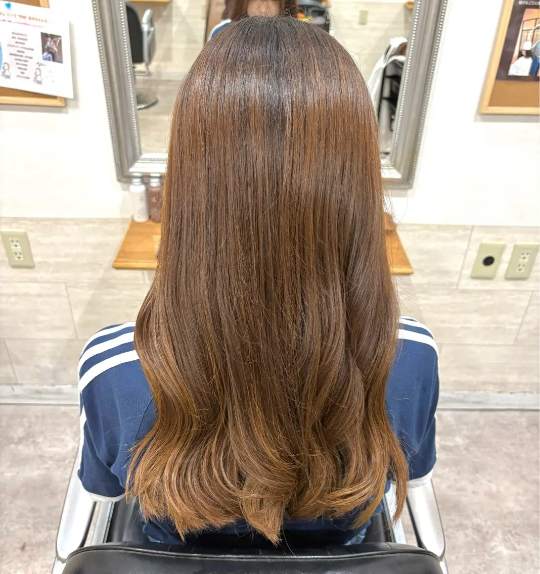 セミロング 堀川 希歩のヘアスタイル