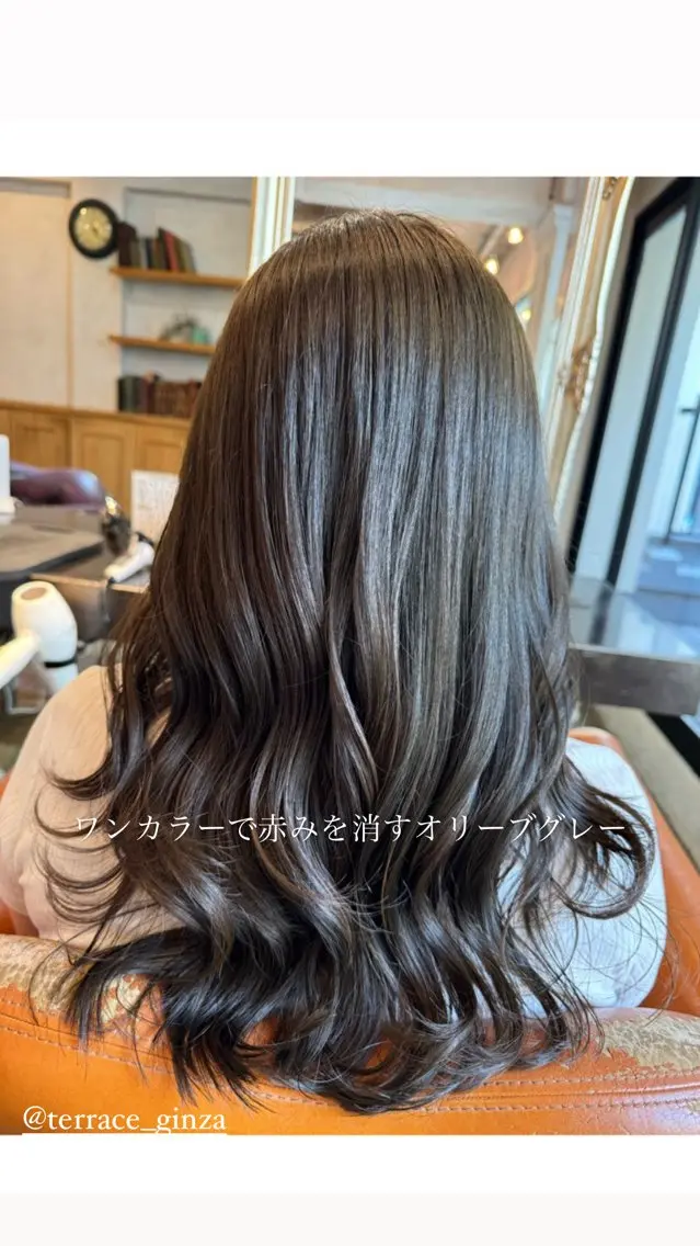ロング カラー オリーブカラー カット ヘアカラー トリートメント ハイライト/インナー /ブリーチ/レイヤーのヘアスタイル