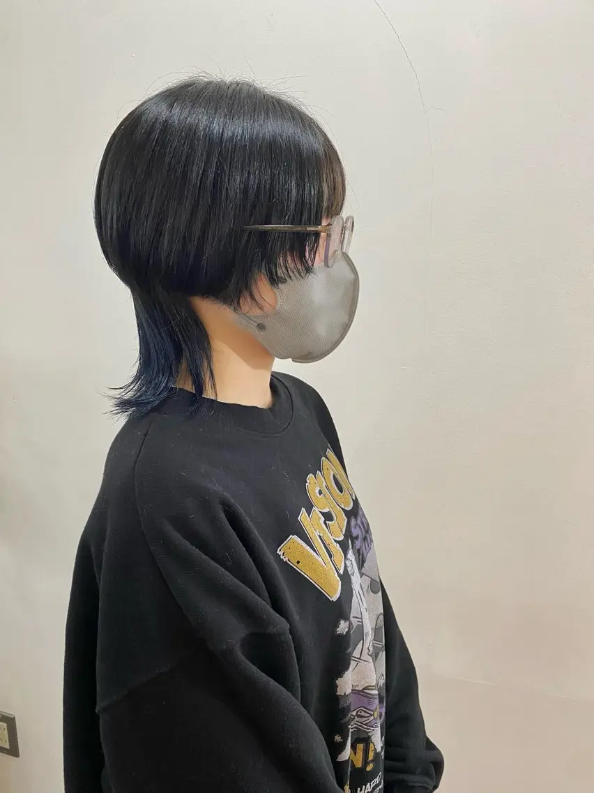 ショート カラー ブルーカラー ウルフカット カット ヘアカラー Kazaoka Saraのヘアスタイル
