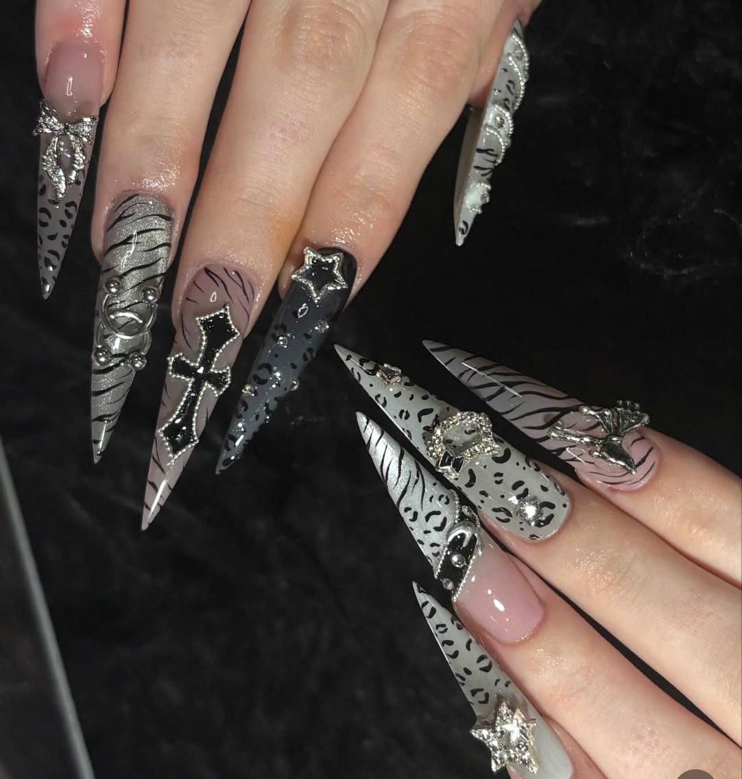 ネイル フレンチネイル ジェルネイル ハロウィン 韓国ネイル マグネットネイル ハンドネイル neco H.babynailのネイルデザイン