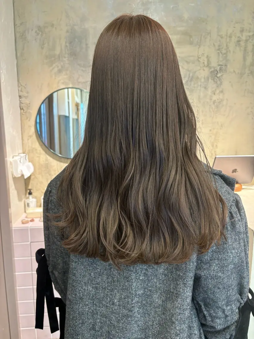 ロング カラー ベージュカラー オリーブベージュ ロング カット ヘアカラー 美空🐇 レイヤー / 透明感カラー🩰のヘアスタイル