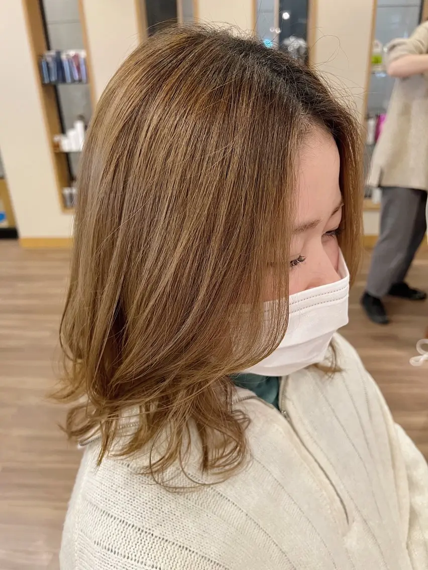 ミディアム カラー 小島 七海のヘアスタイル