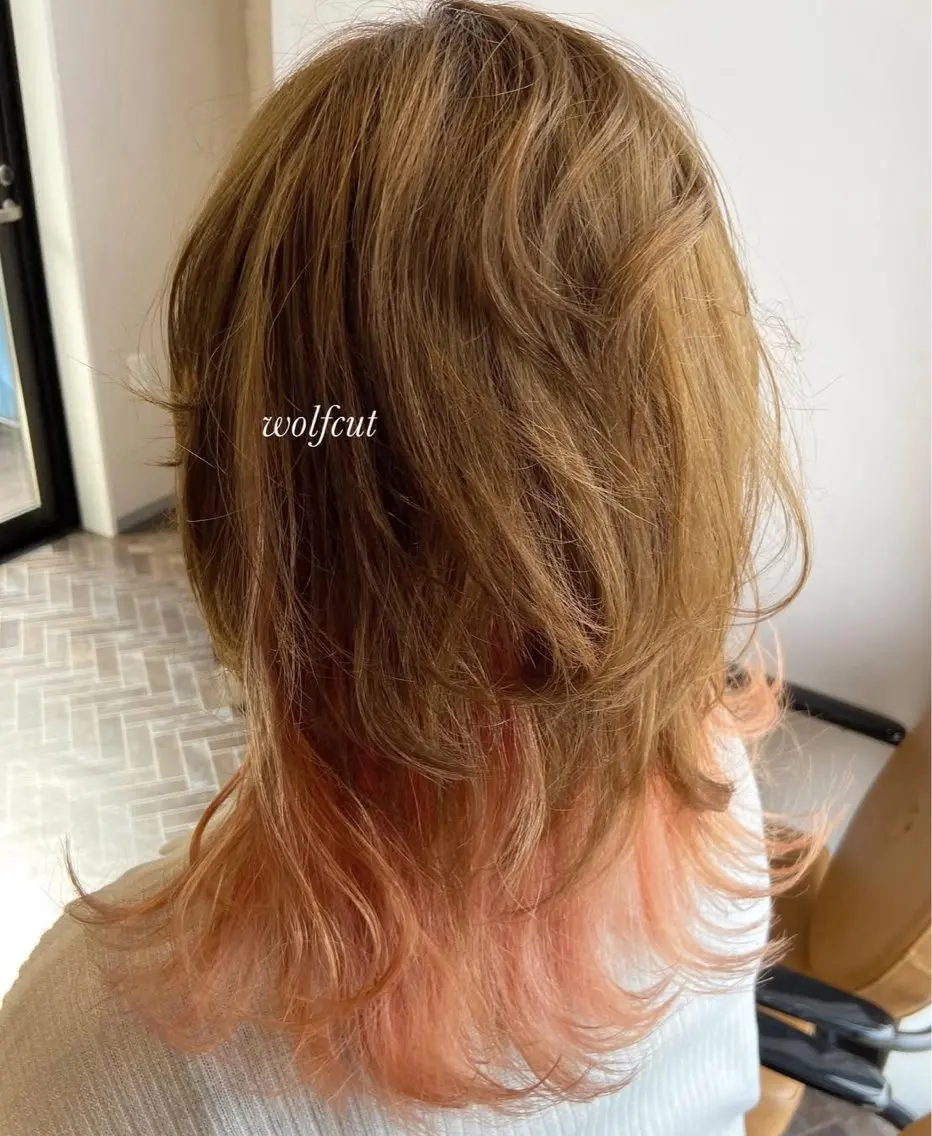 ロング ウルフカット 𝒇𝒍𝒂𝒕/ 𝐇𝐈𝐍𝐀のヘアスタイル