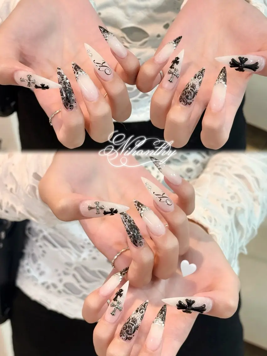 ネイル チークネイル ドット フットネイル フレンチネイル グラデーション ハンドネイル ハンドケア Nihonthy Nail 新宿のネイルデザイン