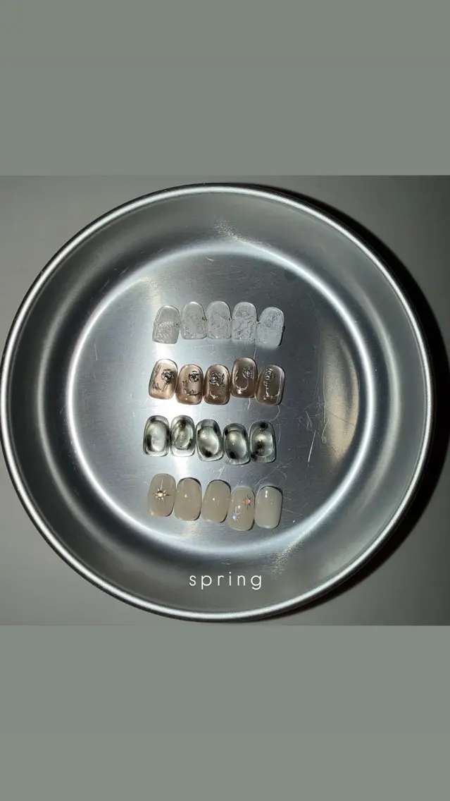 ネイル 韓国ネイル マグネットネイル nail｡𖦹° KARINのネイルデザイン