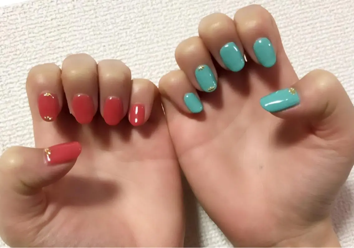 ネイル ワンカラーネイル ストーンネイル Soeur ネイリストのネイルデザイン