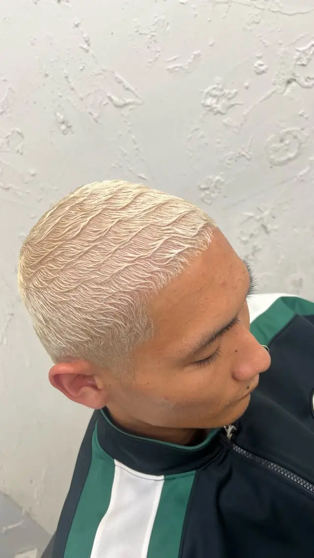 カラー パーマ メンズ メンズブリーチ メンズパーマ ブリーチ 渋谷メンズ 松永蓮のヘアスタイル