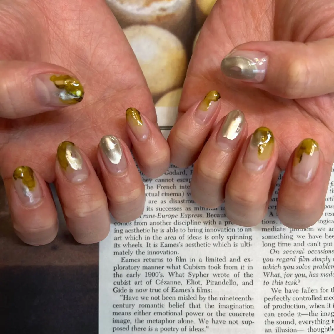 ネイル ミラーネイル ニュアンスネイル ぷっくりネイル Ri.nail オクマトモカのネイルデザイン