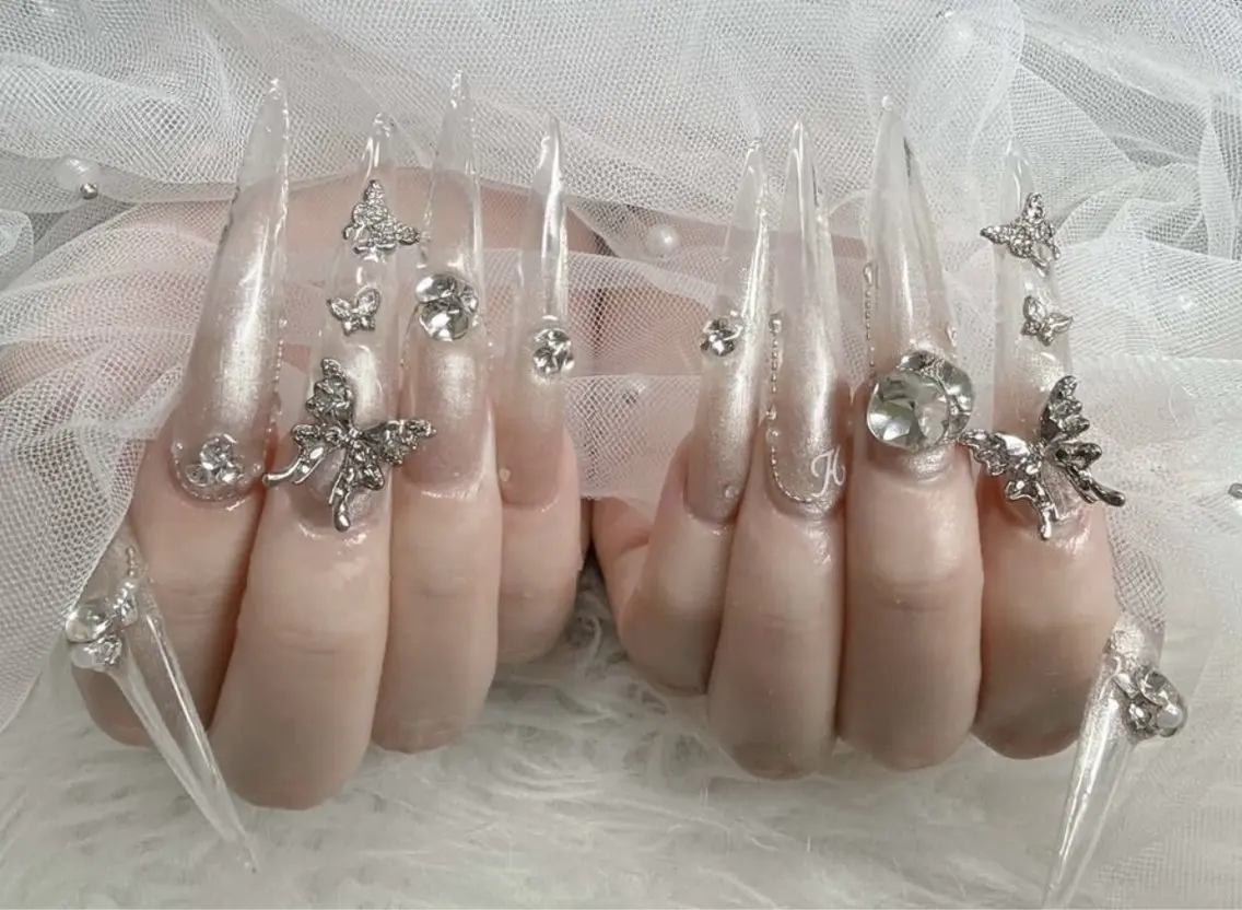 ネイル アートネイル ボルドー フレンチネイル ジェルネイル 氷ネイル・うるうるネイル ハンドネイル Julie NailSalonのネイルデザイン