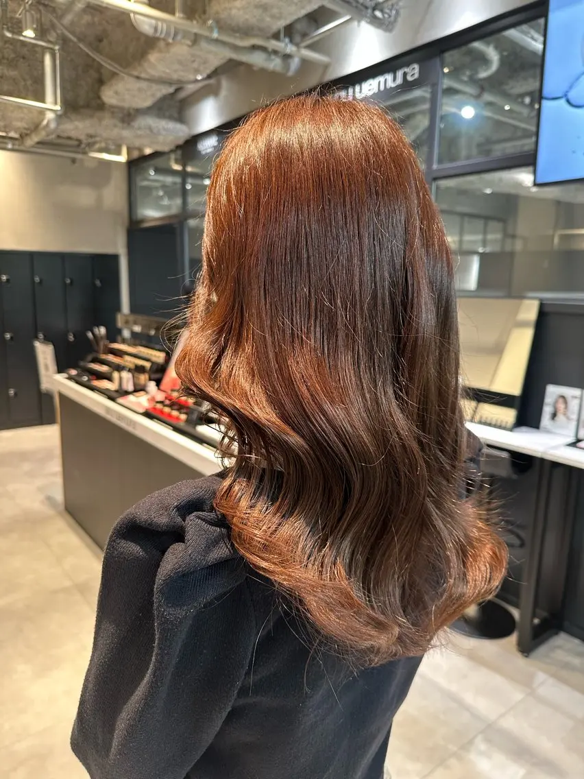 セミロング ヘアカラー 橋本 紅芭のヘアスタイル