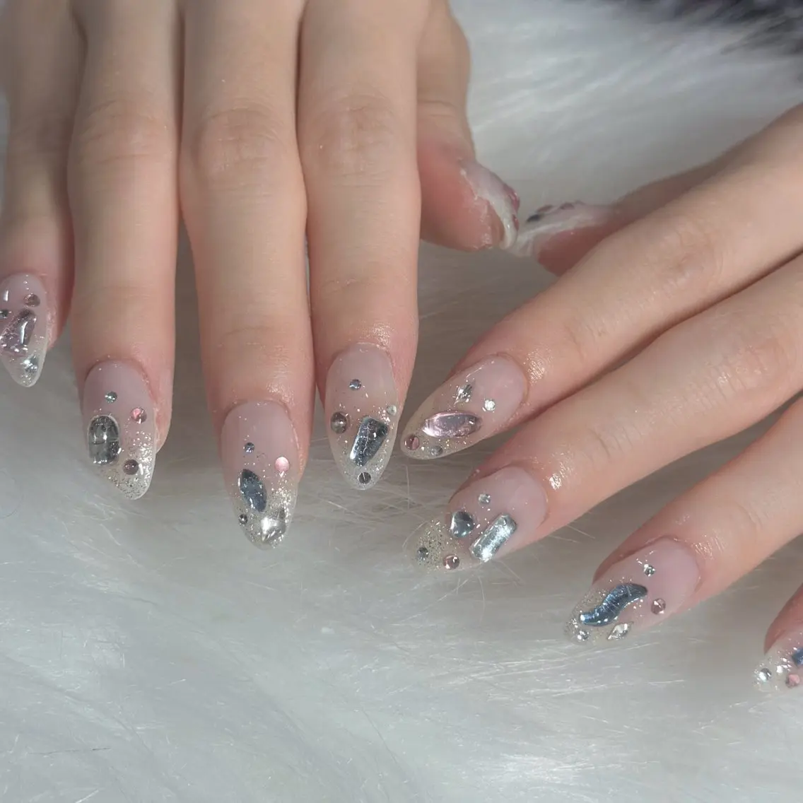 ネイル ハンドネイル フットネイル LAVISH nanamiのネイルデザイン