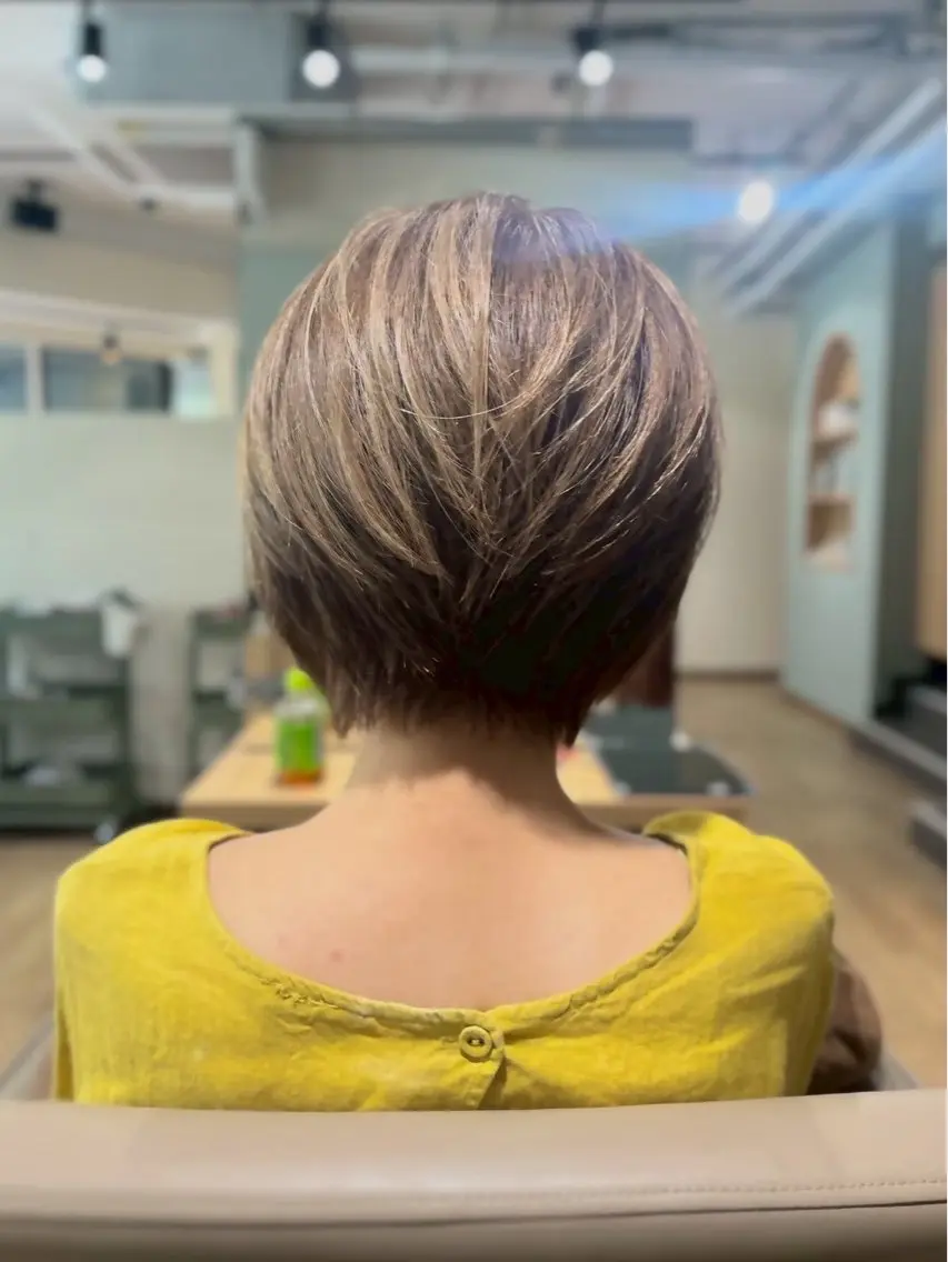 ショート ハイライト 加藤 麻美のヘアスタイル