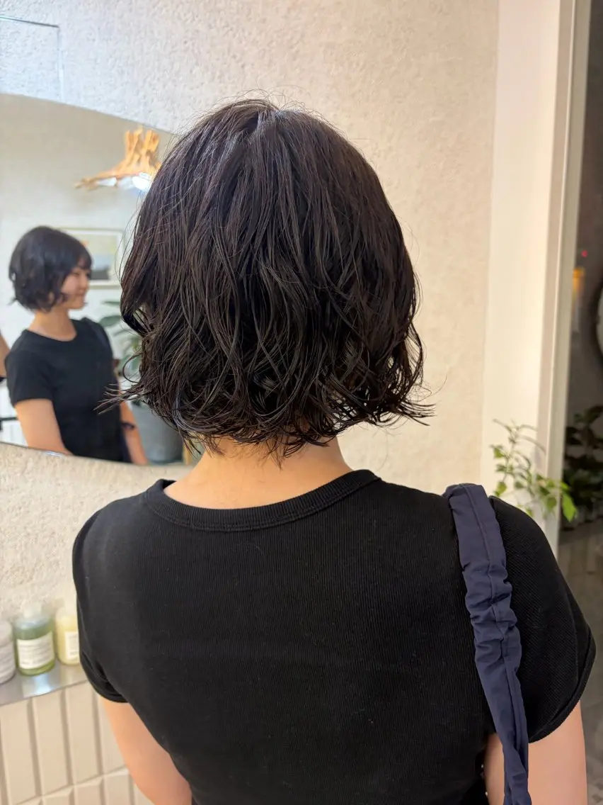 ショート カット パーマ まろやかベージュ🤎 艶カラー🔔リンのヘアスタイル