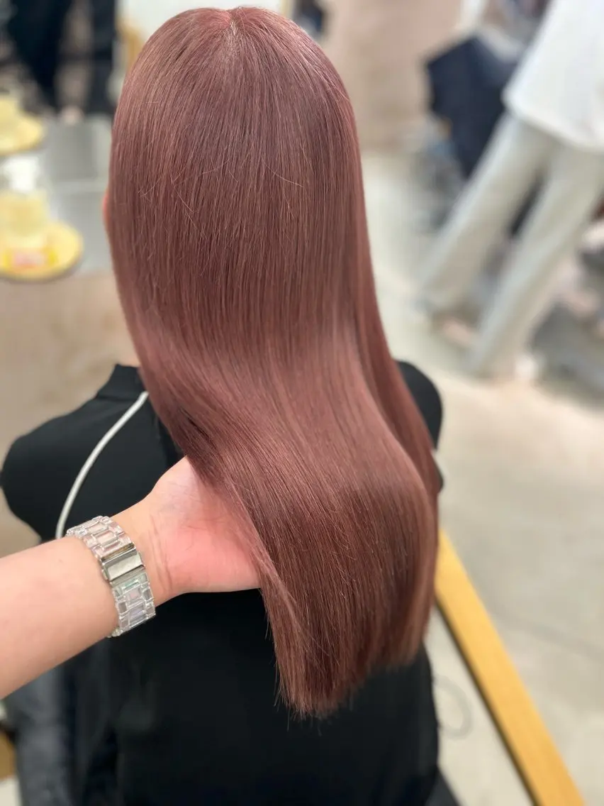 ロング カラー ベージュカラー ピンクカラー ピンクベージュ ヘアカラー noa  🦋 ブリーチ/暖色のヘアスタイル