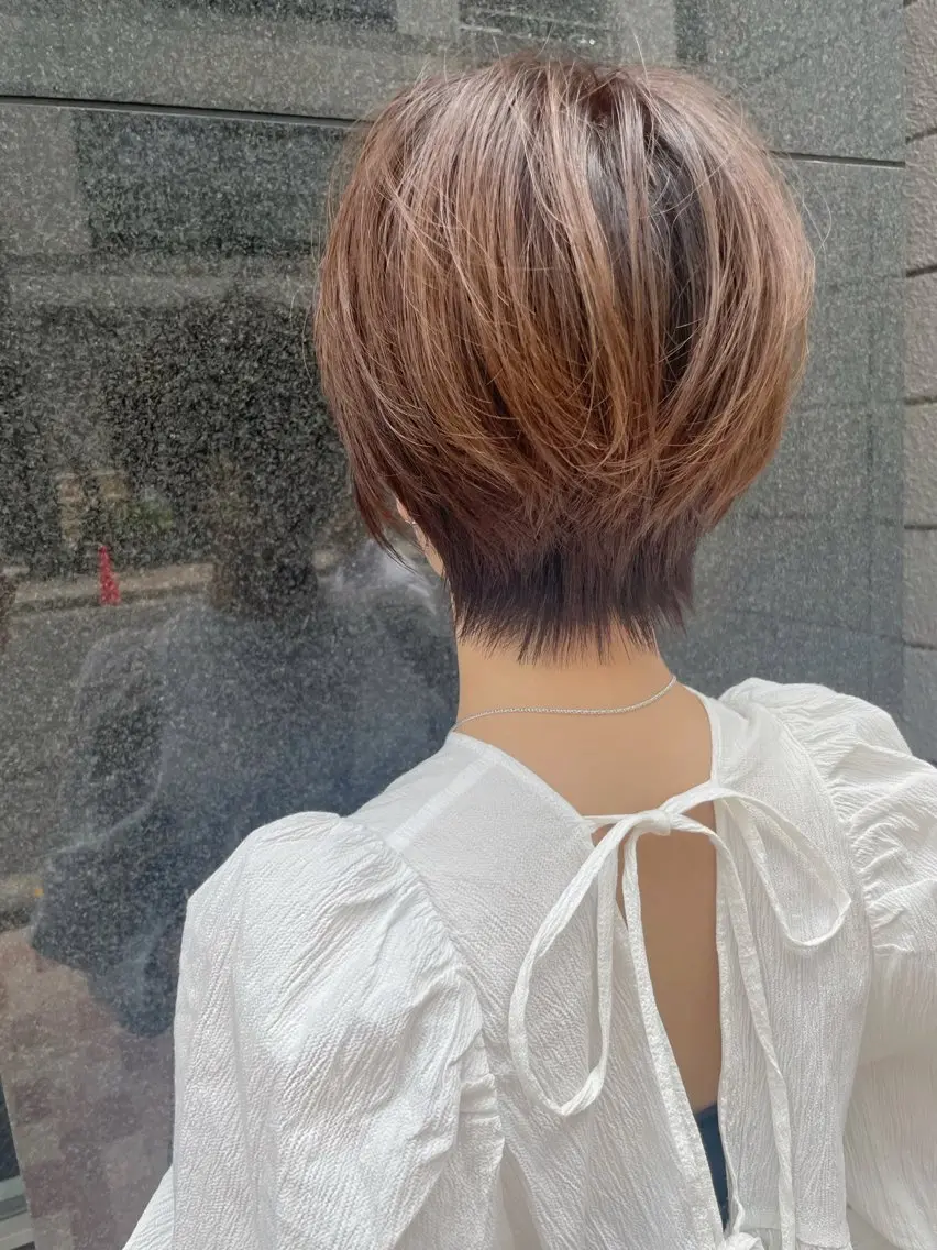 ショート カラー ブリーチ ダブルカラー くびれヘア ショートヘア カット 🫧ショート/ボブ 池袋西口・泡渕✂️のヘアスタイル