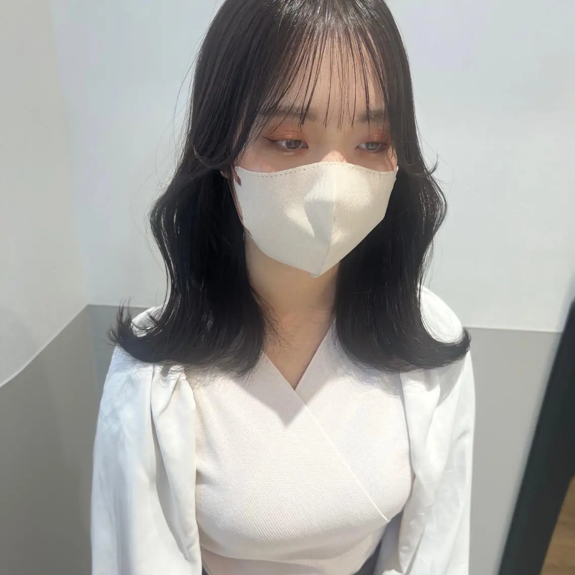 ミディアム カラー ヘアアレンジ ダークグレー ダークグレージュ グレージュ 韓国風ヘア サイドバング 韓国モテhair🍑 momoのヘアスタイル