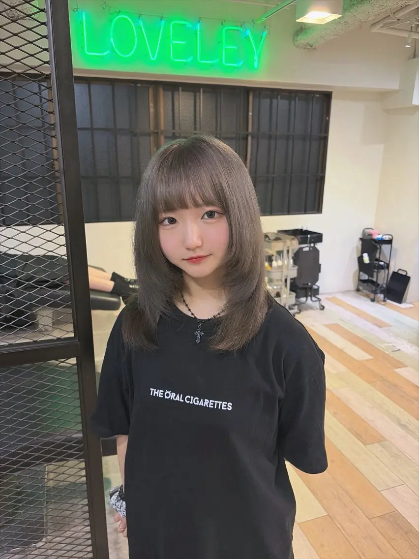 ロング ヘアカラー 💜🦋 COCONA🦋💜のヘアスタイル