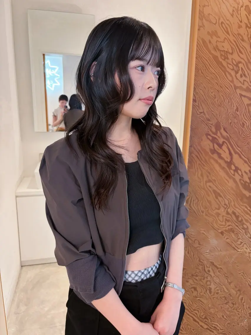 ロング レイヤーカット カット Luca🟠 透明感カラーのヘアスタイル