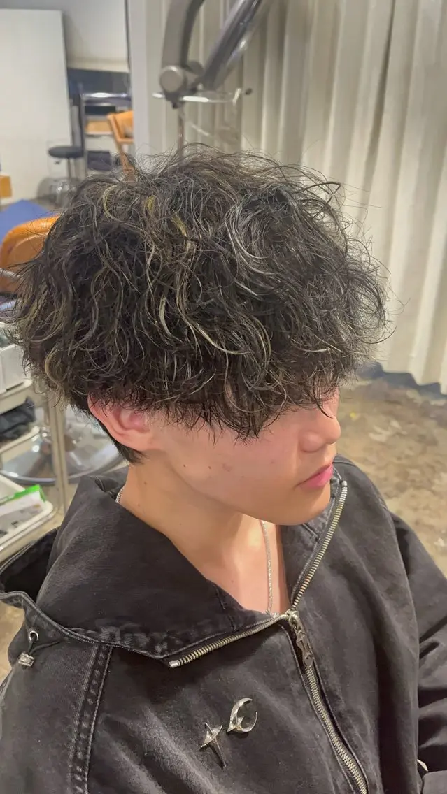 ショート カラー パーマ メンズ カット ヘアカラー パーマ トリートメント パーマ指名👑No. 1/koutaのヘアスタイル
