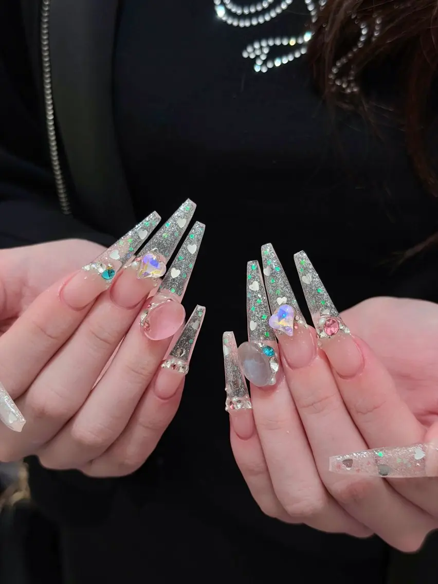 ネイル チークネイル ドット フレンチネイル グラデーション ハート ハンドネイル Julli NailStudioのネイルデザイン