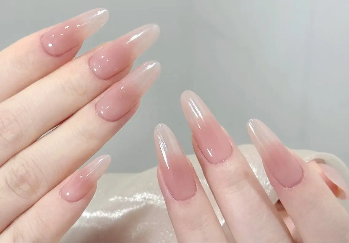 ネイル アートネイル オーロラネイル チークネイル 長さ出し フレンチネイル ハンドネイル Yumi Nail Seiのネイルデザイン