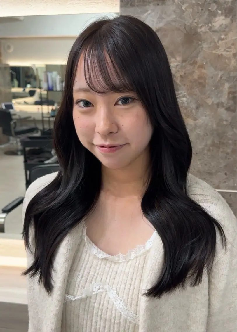 ロング カラー ヘアカラー t o m o n aのヘアスタイル