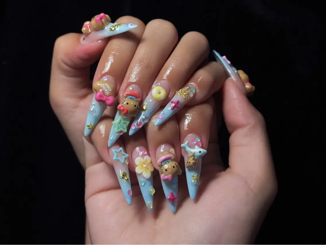 ネイル ガーリー キラキラネイル 韓国ネイル ロングネイル シンプルネイル ハンドネイル 🦊Genie🦊 Mika Nailsのネイルデザイン