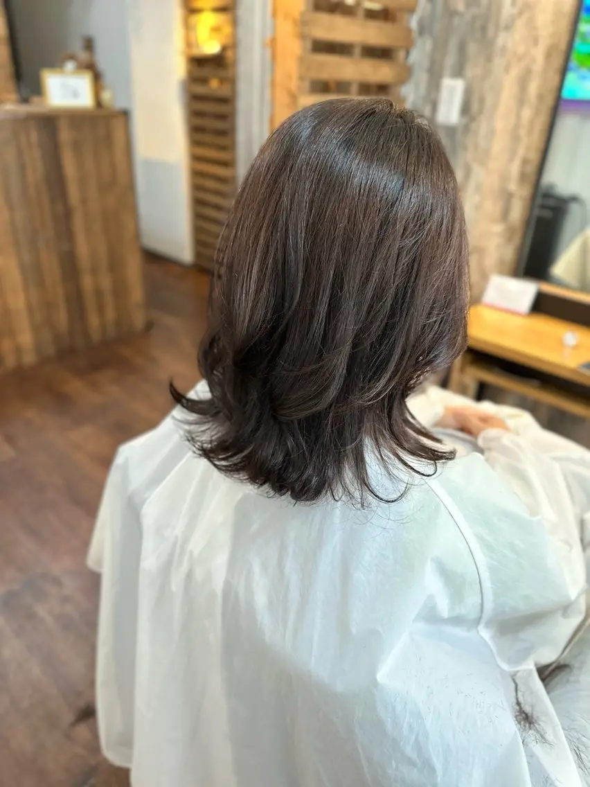 ミディアム くびれヘア くびれレイヤー レイヤーカット カット Luzir⭐︎ GEN⭐︎のヘアスタイル