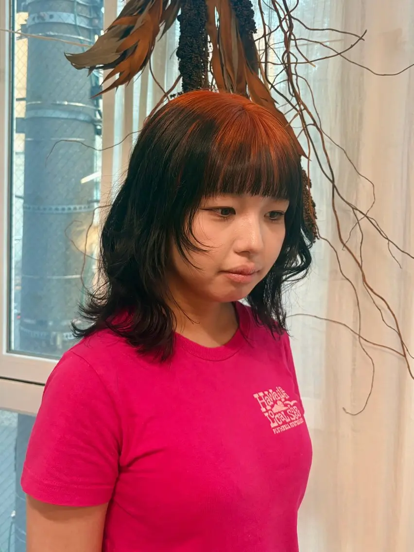 ミディアム カラー ネイビーカラー オレンジ ヘアカラー rina/似合わせ/ 透明感/髪質改善のヘアスタイル