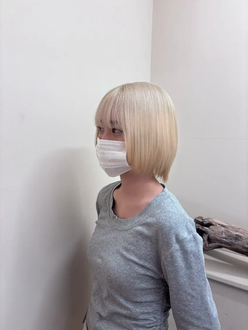 ショート ヘアカラー 楢本 莉子のヘアスタイル