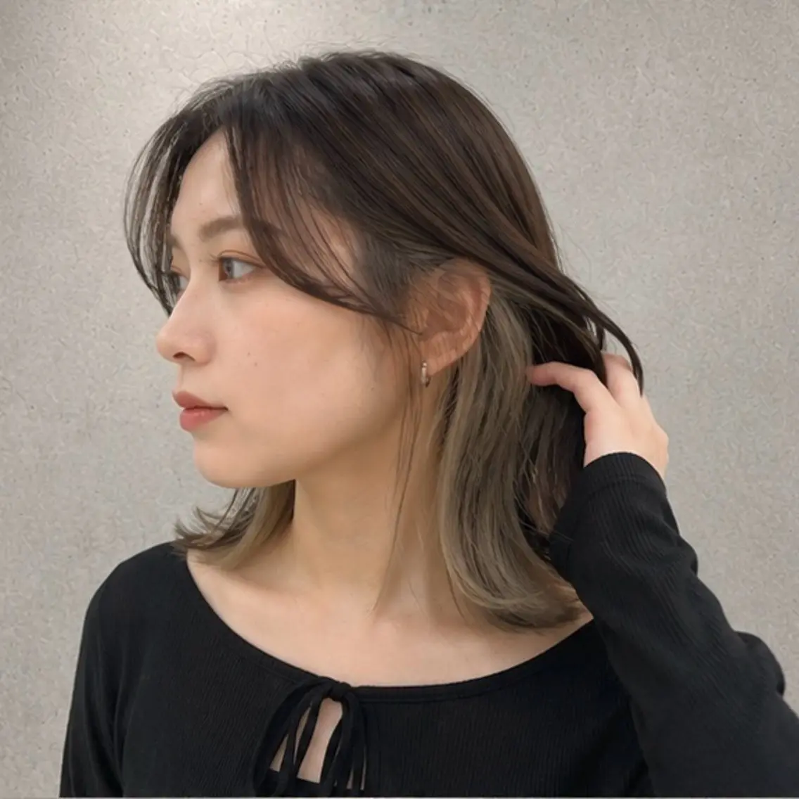 ミディアム カラー 小島 咲音/艶カラー /レイヤー/縮毛矯正のヘアスタイル