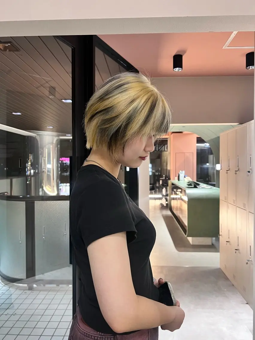ショート カラー ヘアカラー トリートメント 今が1番似合う自分に /志音のヘアスタイル