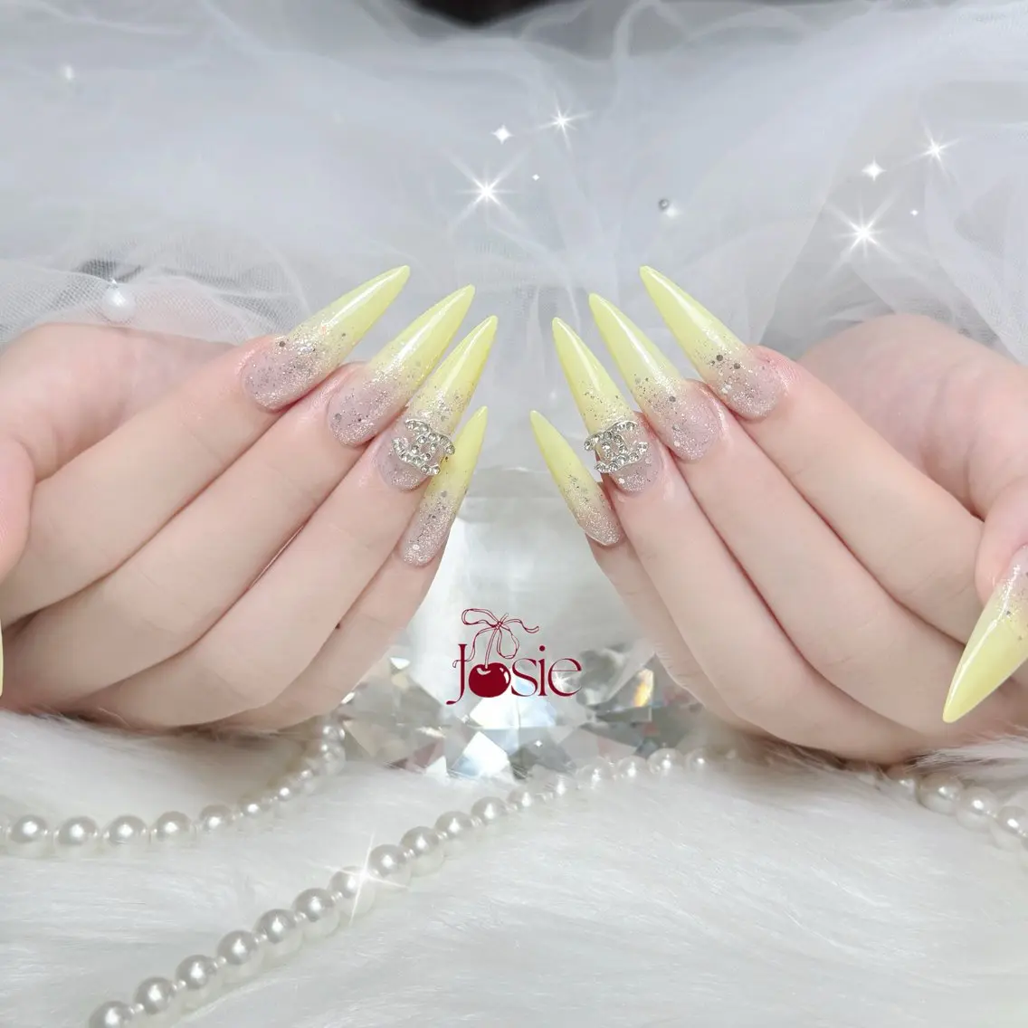 ネイル キラキラネイル 韓国ネイル ロングネイル ワンホンネイル ハンドネイル Josie nail salonのネイルデザイン