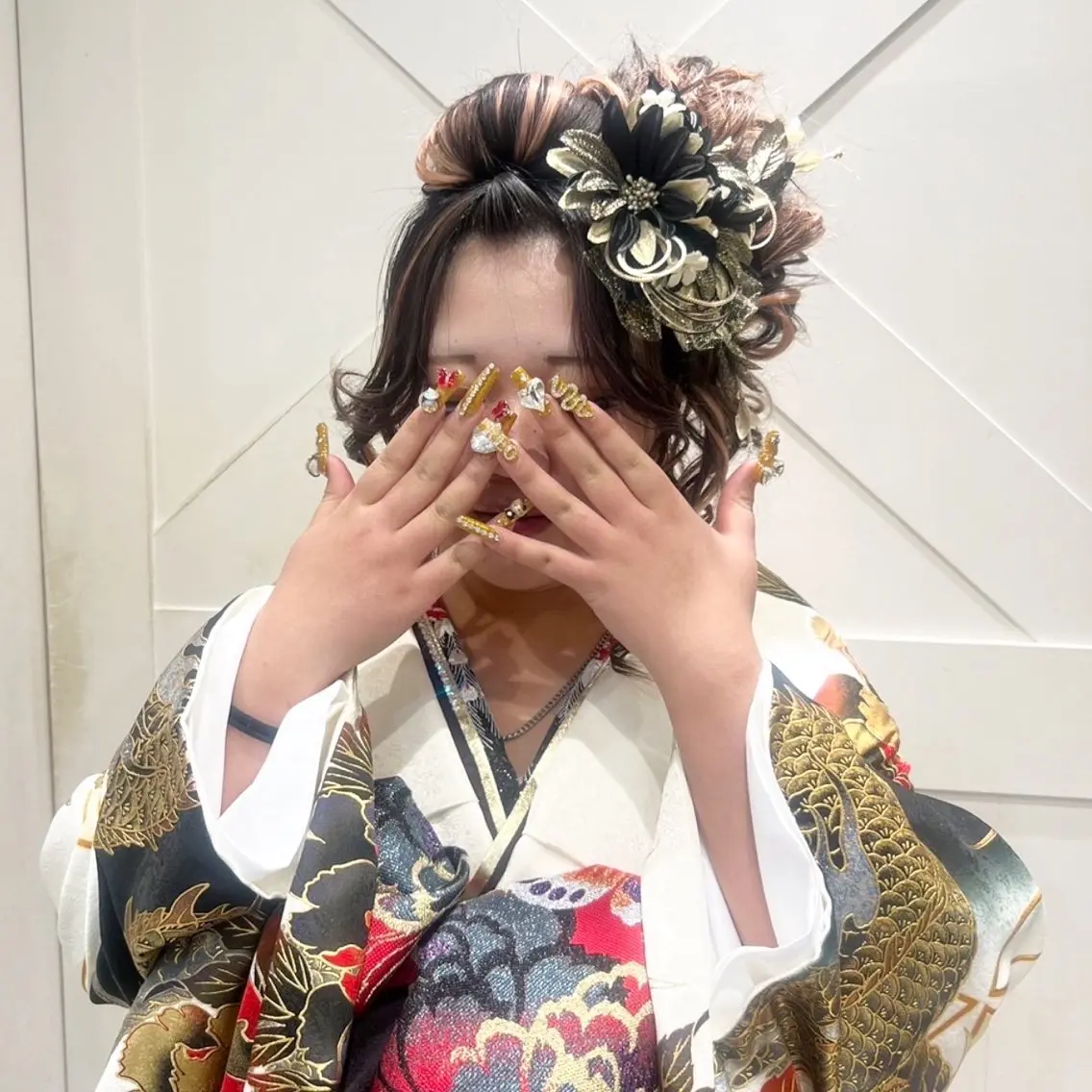 ロング 卒業式のヘアスタイル あやか 白髪ぼかしハイライトのその他イメージ