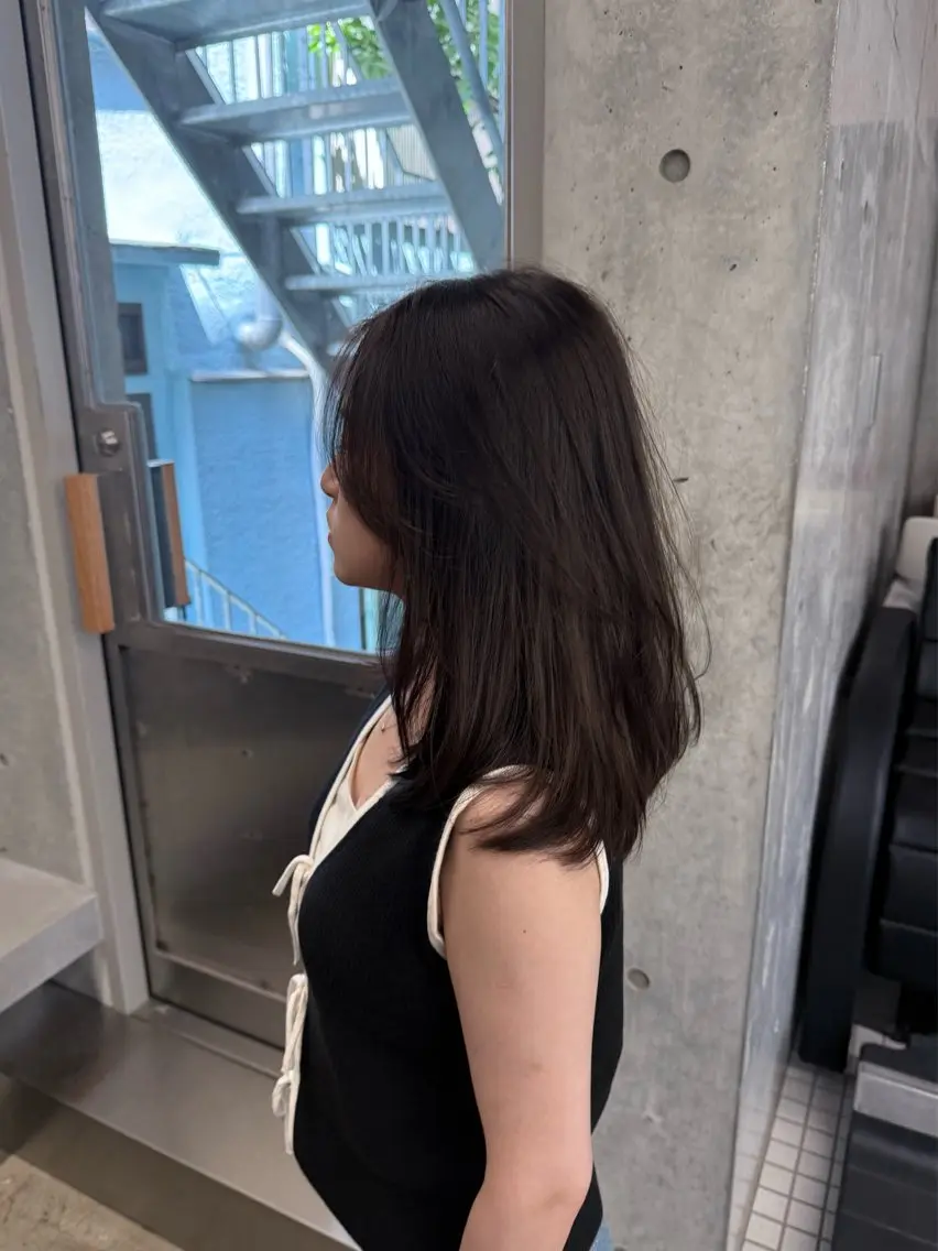 ロング カラー ロングレイヤー アッシュ ベージュカラー ブリーチ 透明感カラー カット ヘアカラー トリートメント 誰より丁寧なカット/ 小林輝/レイヤーのヘアスタイル