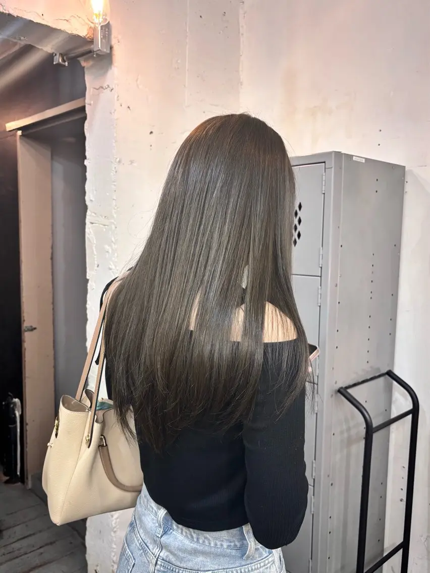 ロング カラー ベージュカラー ブリーチ ブリーチなしカラー オリーブベージュ カット ヘアカラー kaze代官山 🪽kanameのヘアスタイル