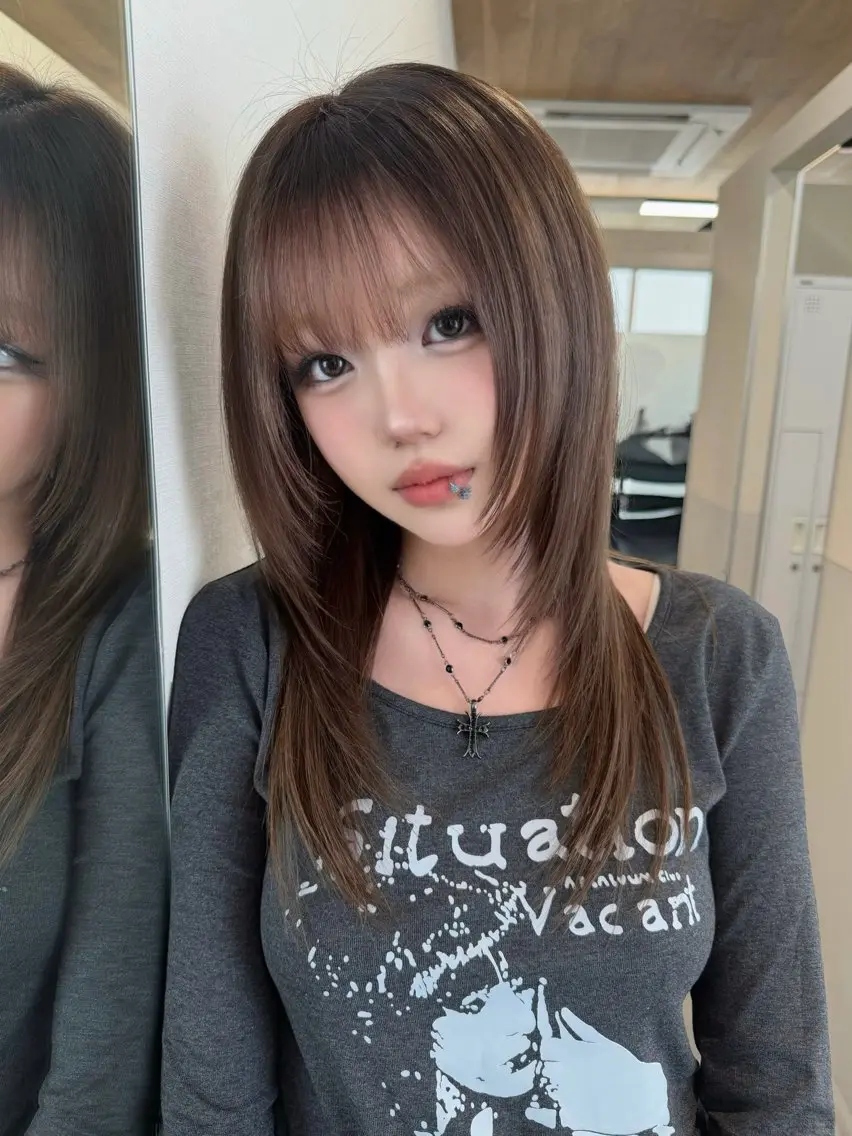セミロング ヘアカラー トリートメント RiA/レイヤーカッ ト/ハッシュカットのヘアスタイル