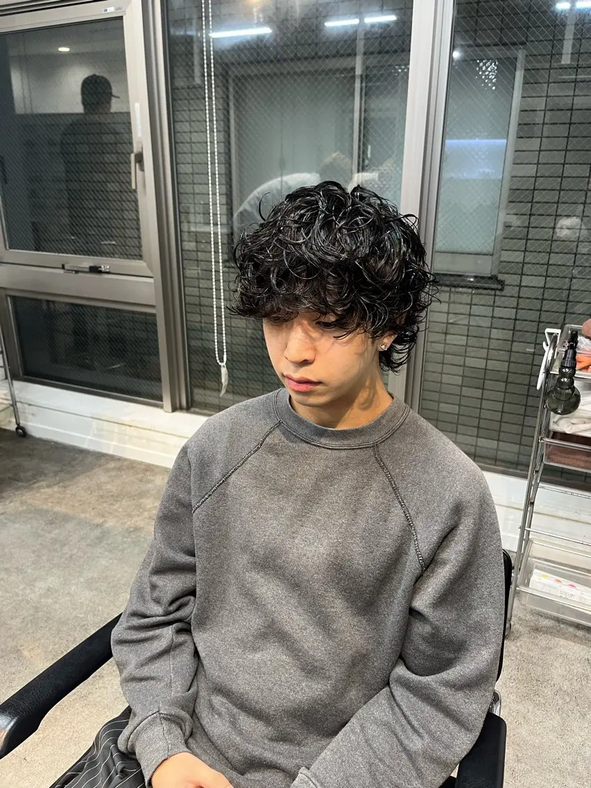 パーマ メンズ メンズパーマ プードルパーマ プードルパーマ カット パーマ フェザーパーマ原宿 fifth 凜空のヘアスタイル