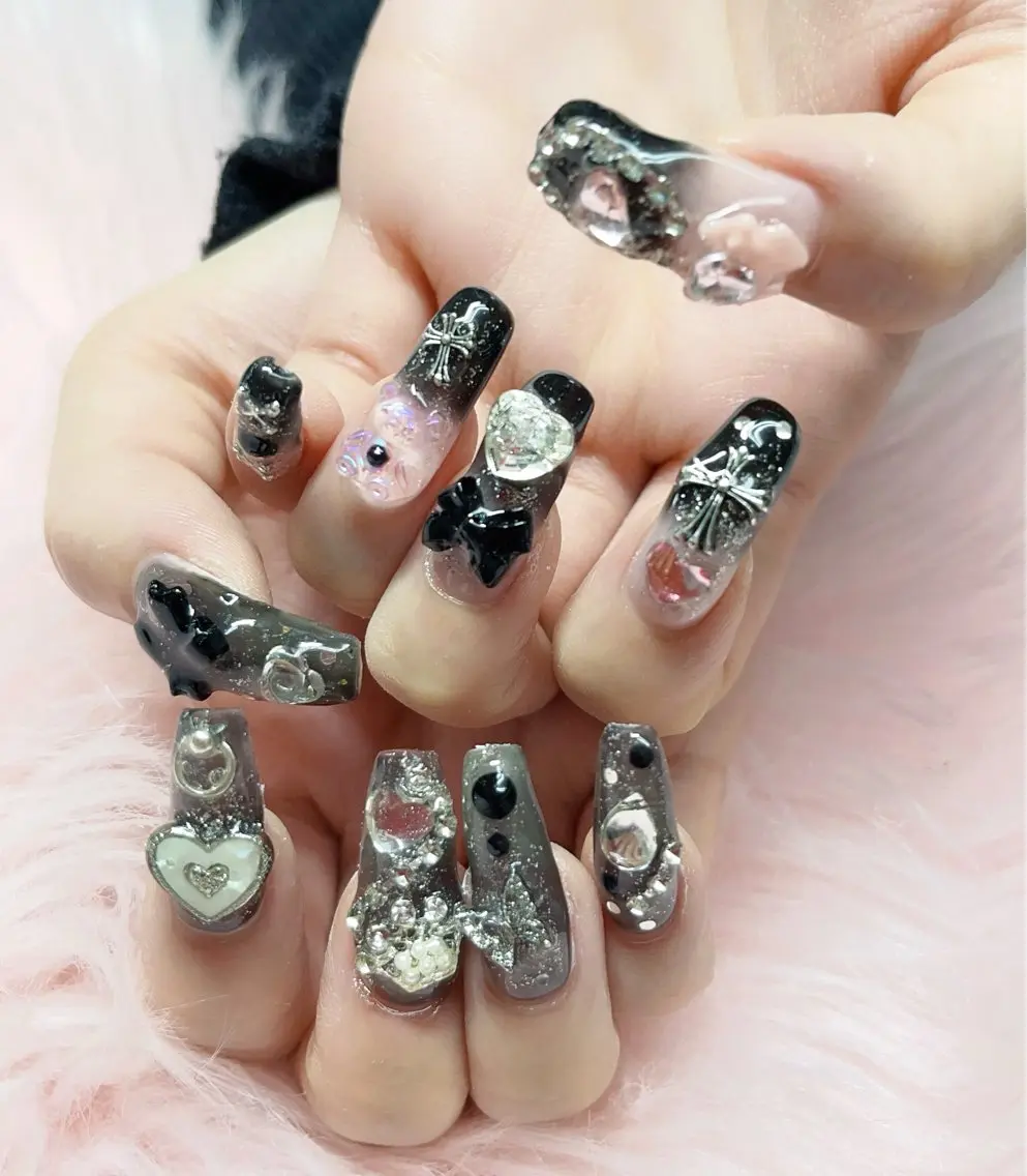 ネイル ハンドネイル MoonNail ユリ🌸のネイルデザイン