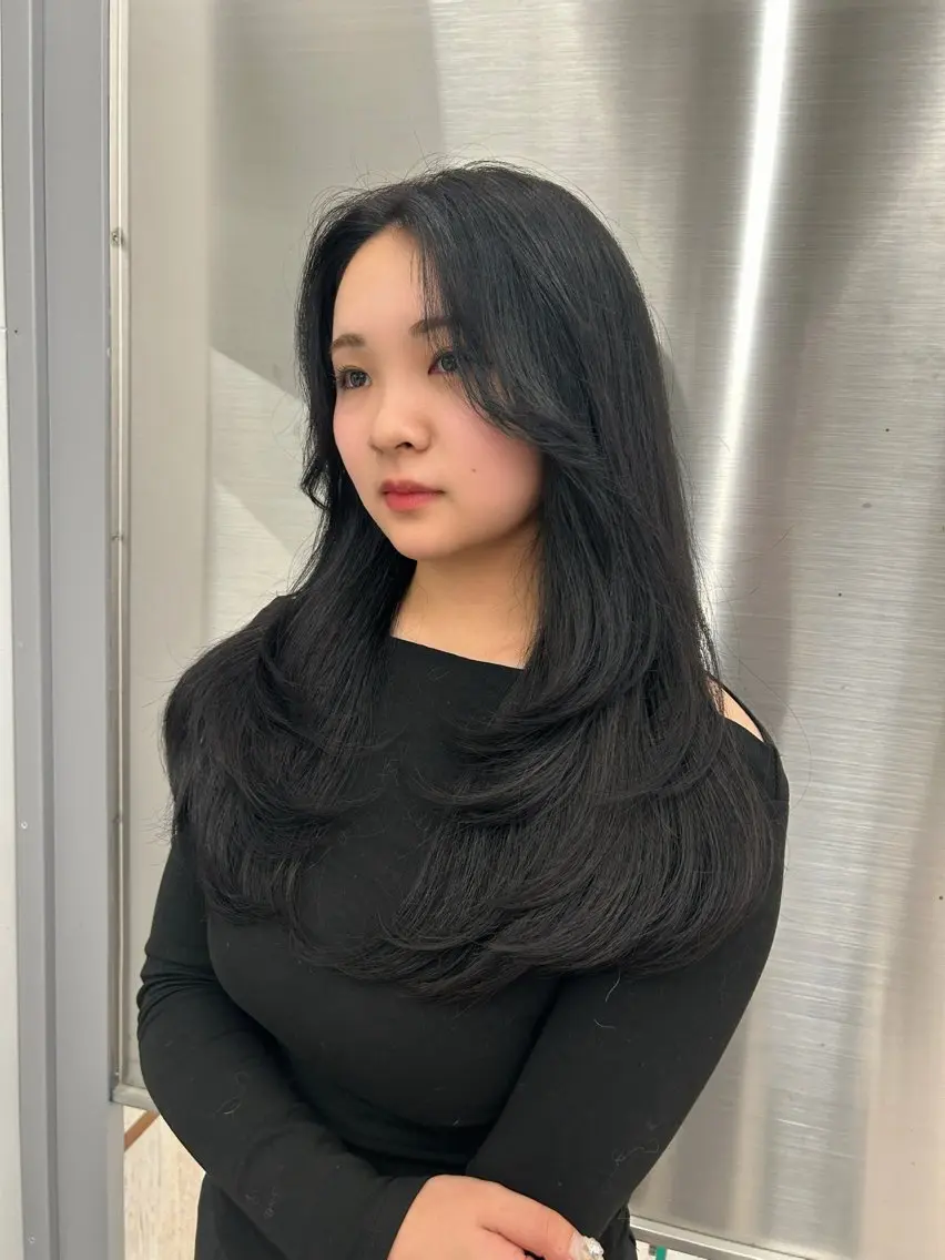 ロング カット ヘアカラー トリートメント 韓国風🤍 イワサキ　リコ🍒のヘアスタイル
