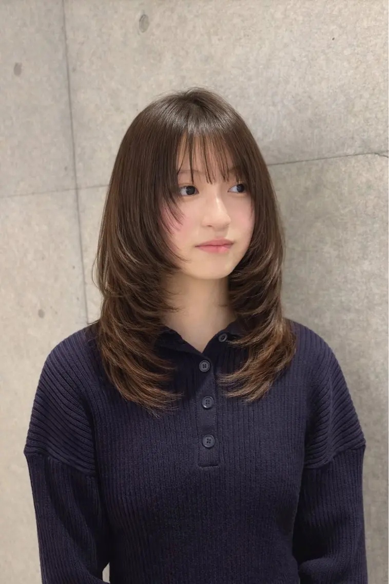 セミロング レイヤーカット カット 南 菜花のヘアスタイル