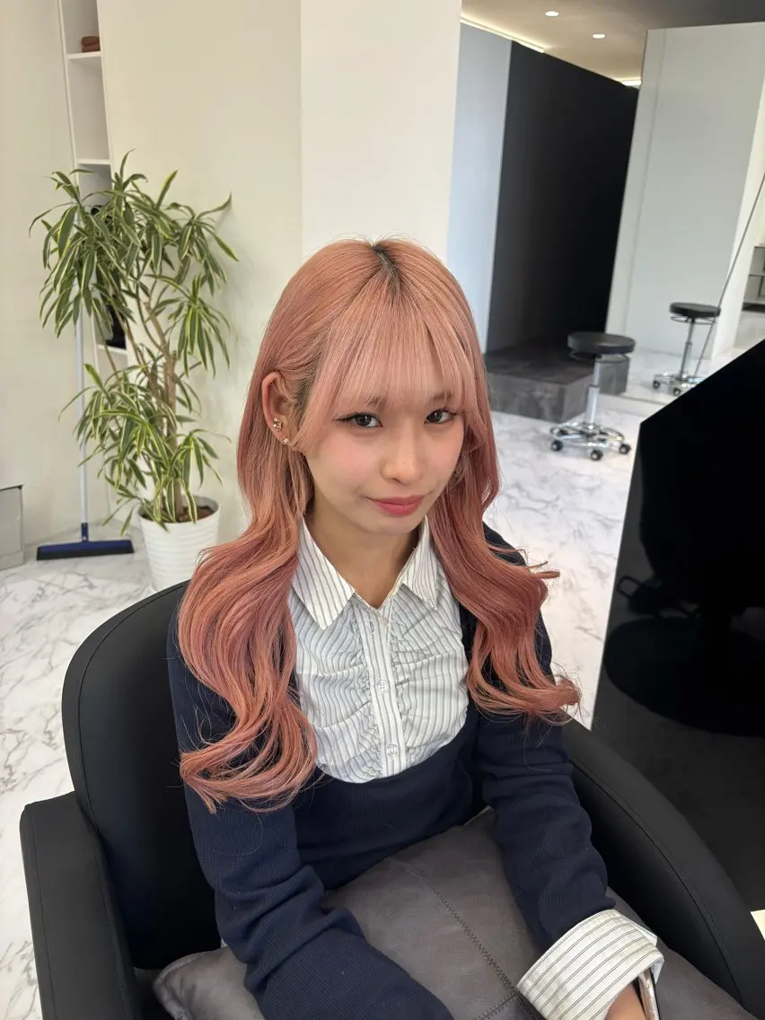 セミロング カラー ブリーチ ピンクカラー カット ヘアカラー The Ect Q'n🍑MOMOのヘアスタイル