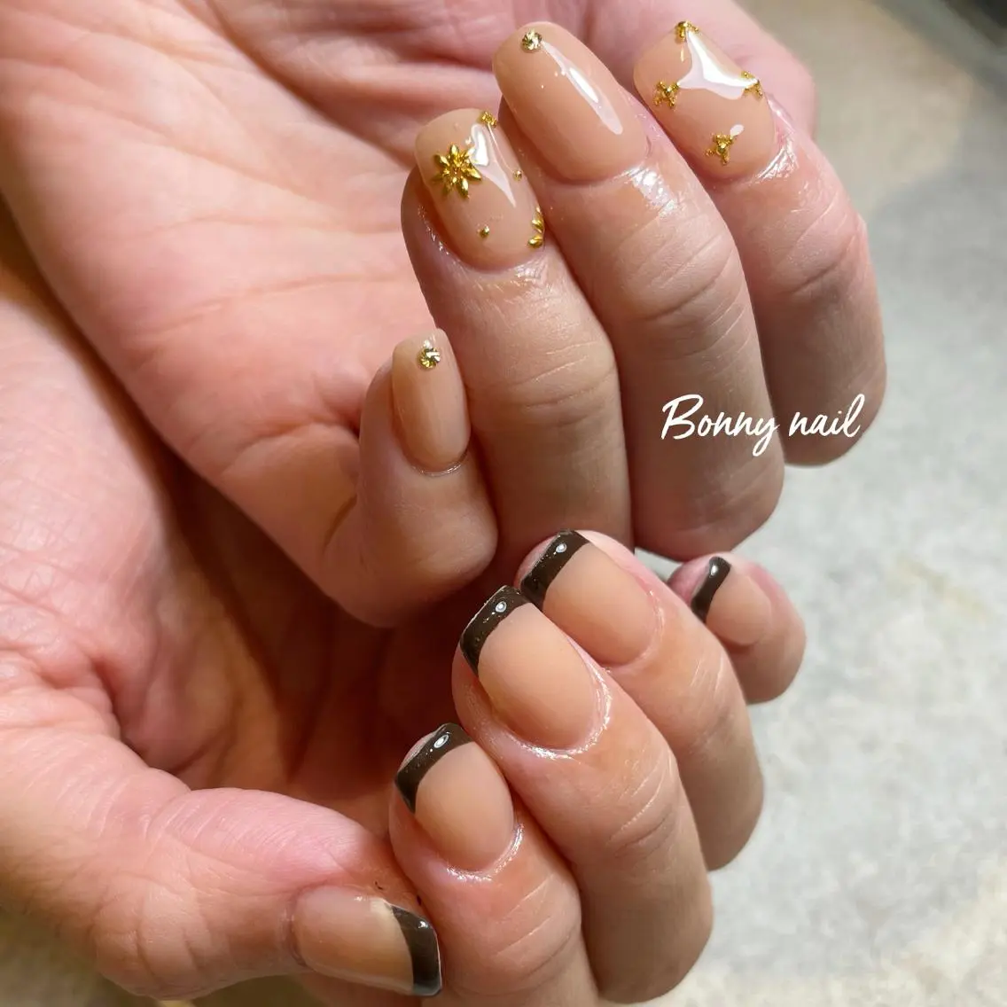 ショート ネイル フレンチネイル ニュアンスネイル ハンドネイル BONNY NAIL 【えみか】のネイルデザイン